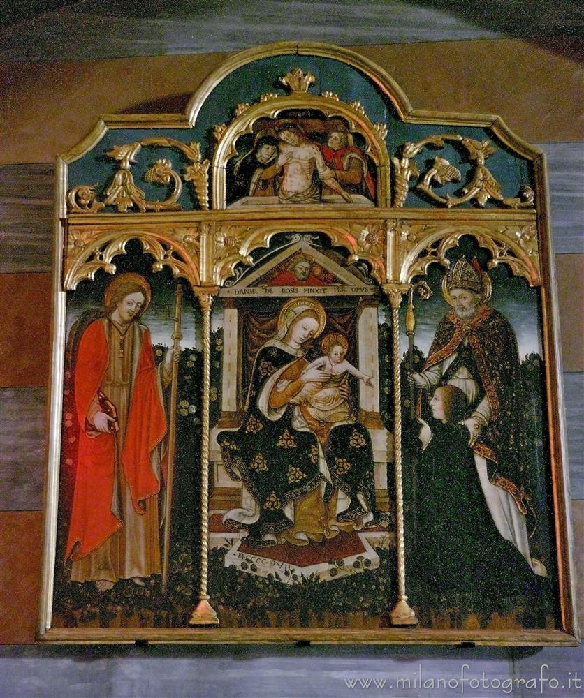 Biella (Italy) - Triptych by Daniele de Bosis in the Church of St. James